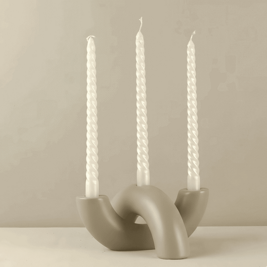 Castiçal arco em cerâmica cáqui estilo nórdico, peça estável para composições contemporâneas