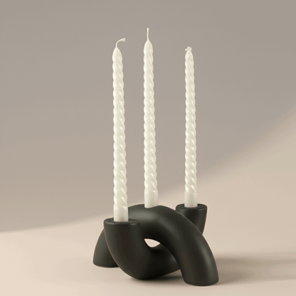 Castiçal arco em cerâmica preto, acabamento acetinado, compatível com vela 22 mm para mesas e aparadores