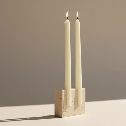 Castiçal travertino luxo Casa Vértice, compatível com velas padrão 2 cm, visual contemporâneo