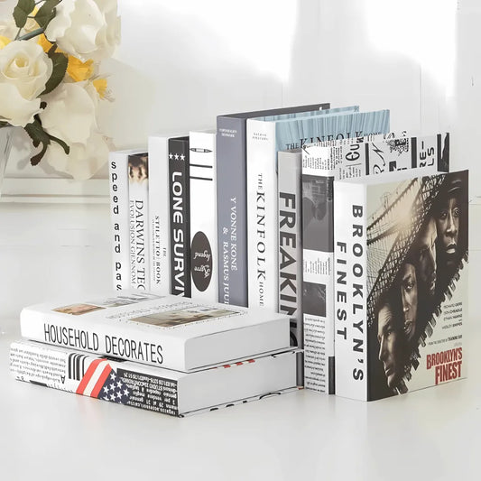 Conjunto de 12 livros decorativos para sala Curadoria Encantos tamanho L com acabamento matte premium Casa Vértice.
