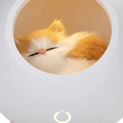 Detalhe do acabamento premium em ABS da luminária Kitty House com iluminação LED.