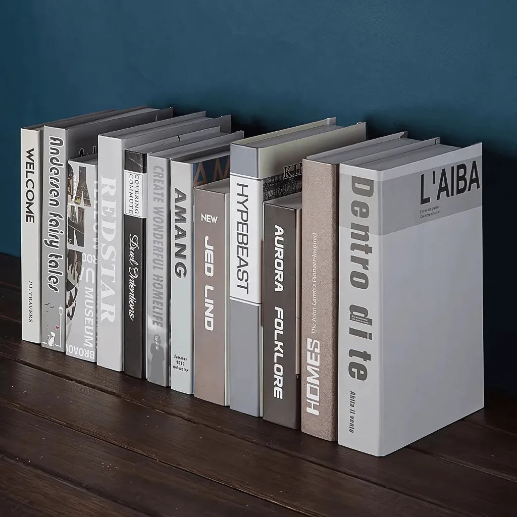 Livro decorativo variante Natural Essence em tons de bege e terrosos para décor orgânico.