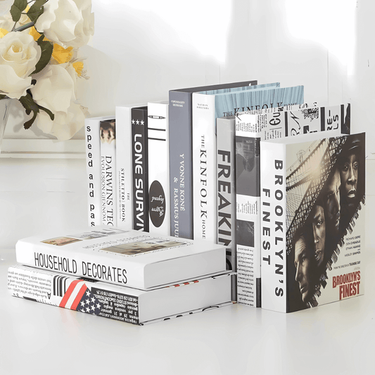 Conjunto de 12 livros decorativos tamanho L em paleta neutra e tipografia moderna para estantes e mesas