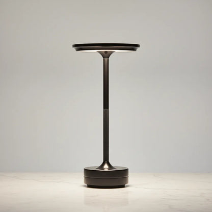 Luminária de mesa cinza chumbo Halo Minimalist decorando home office modern