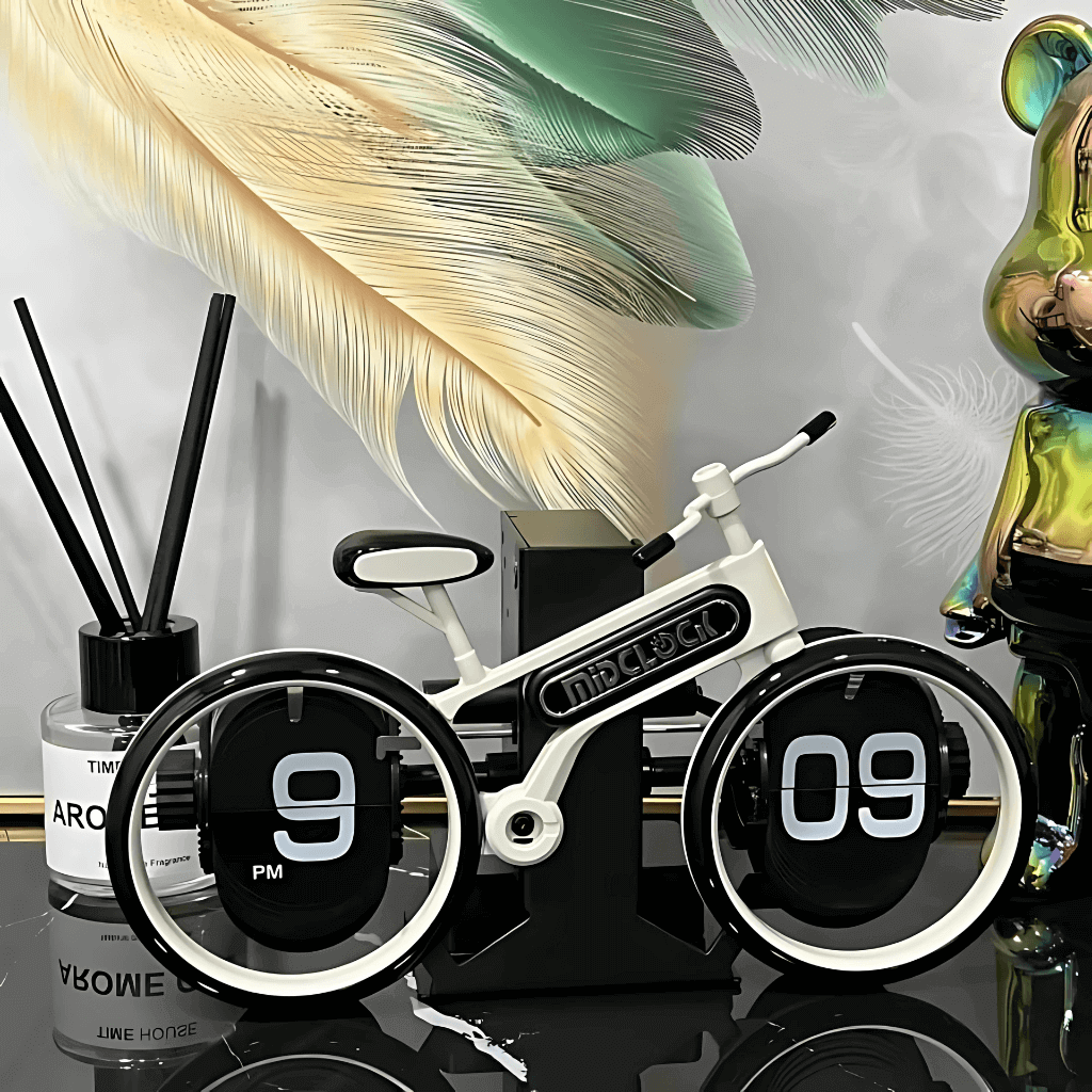 Relógio de mesa em formato de bicicleta com sistema flip manual design criativo Casa Vértice