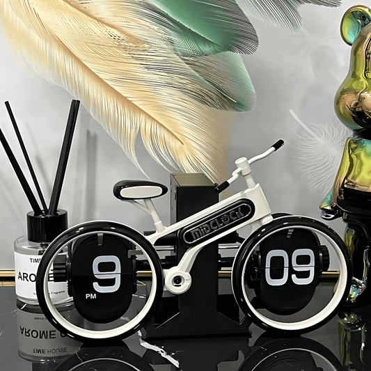 Relógio de mesa em formato de bicicleta com sistema flip manual design criativo Casa Vértice