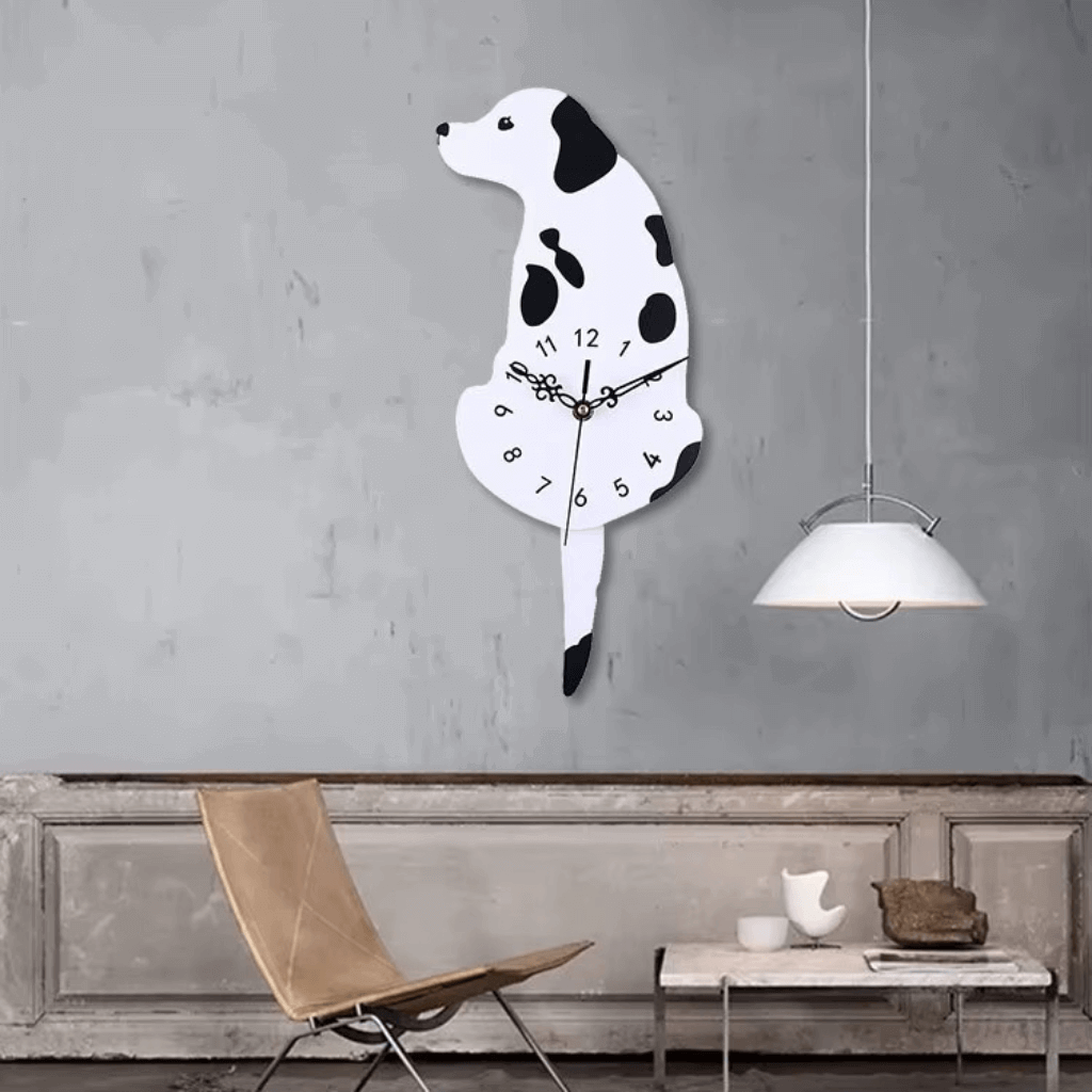 Relógio de parede cachorro preto pêndulo MDF decoração pet lover Casa Vértice