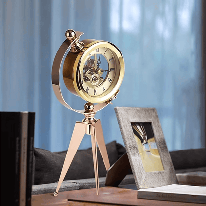 Relógio decorativo metálico dourado estilo antigo para ambiente sofisticado Casa Vértice