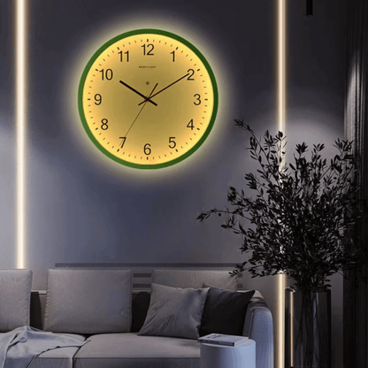 Relógio de parede minimalista com moldura verde efeito iluminado no escuro Casa Vértice